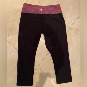Black Lulu Lemon Capri Leggings
